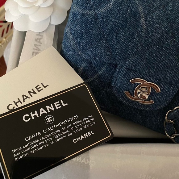 Chanel Mini Flap - Picture 4 of 4